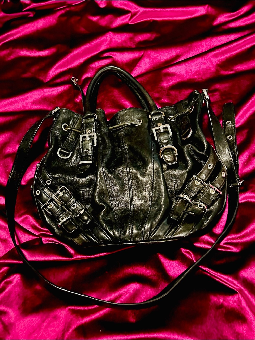 Michael Kors Milo Black Distressed Leather Bucket Bag Satchel Vintage Y2K - Picture 3 of 8